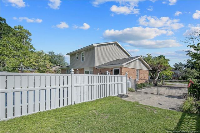809 Southview Circle, Fayetteville, NC 28311