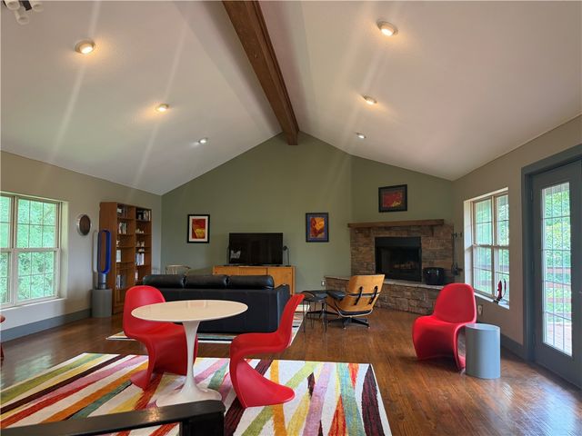 330 County Road 102, Eureka Springs, AR 72632