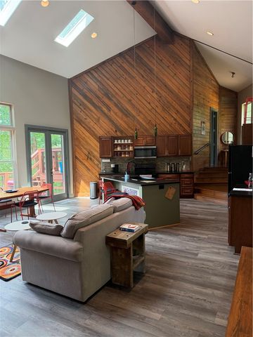 330 County Road 102, Eureka Springs, AR 72632