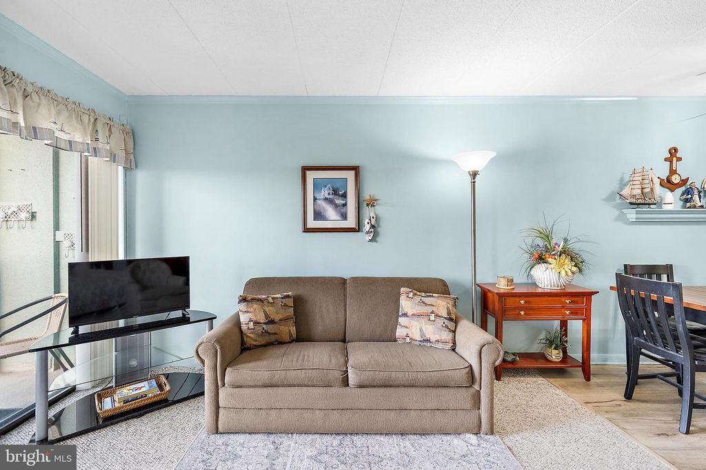 Image 12 of property listing at 2301 PHILADELPHIA AVE #406, Ocean City, MD 21842