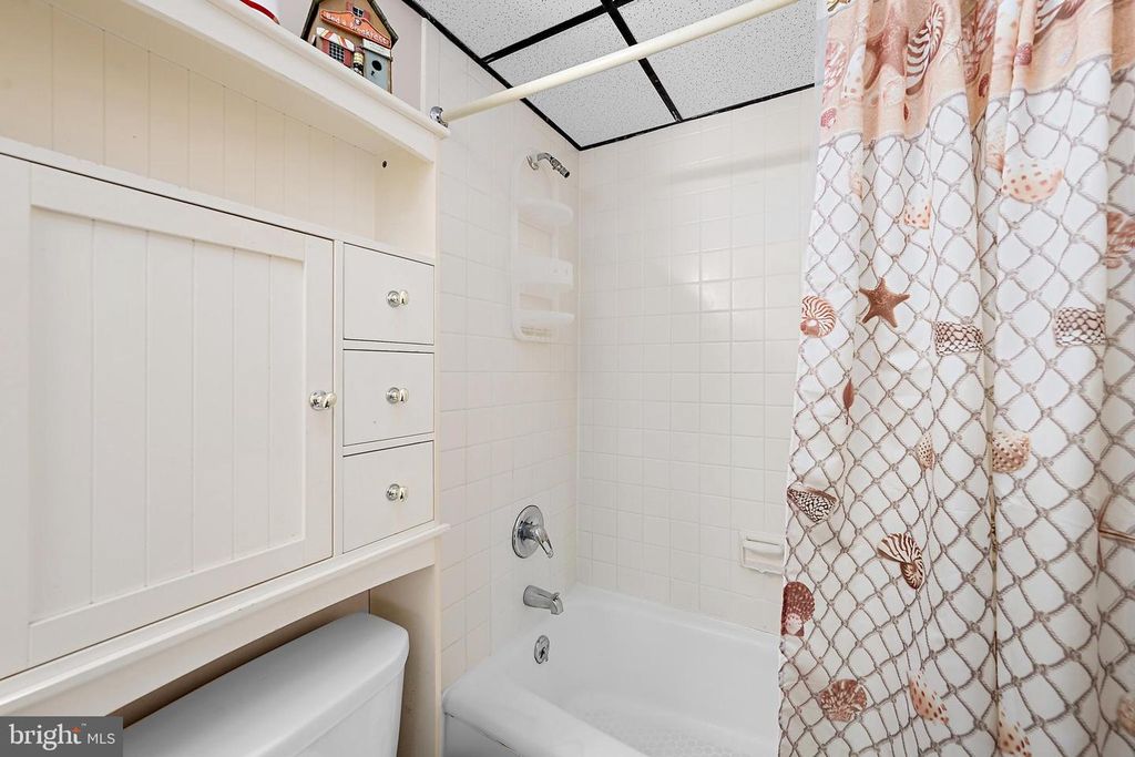 Image 18 of property listing at 2301 PHILADELPHIA AVE #406, Ocean City, MD 21842
