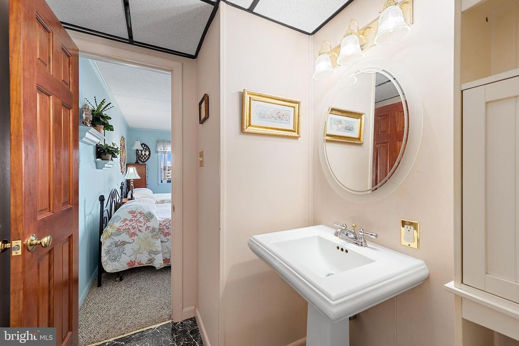 Image 19 of property listing at 2301 PHILADELPHIA AVE #406, Ocean City, MD 21842