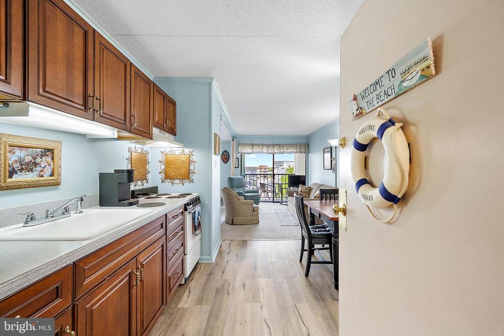 Image 3 of property listing at 2301 PHILADELPHIA AVE #406, Ocean City, MD 21842