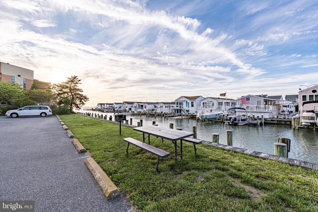 Image 33 of property listing at 2301 PHILADELPHIA AVE #406, Ocean City, MD 21842