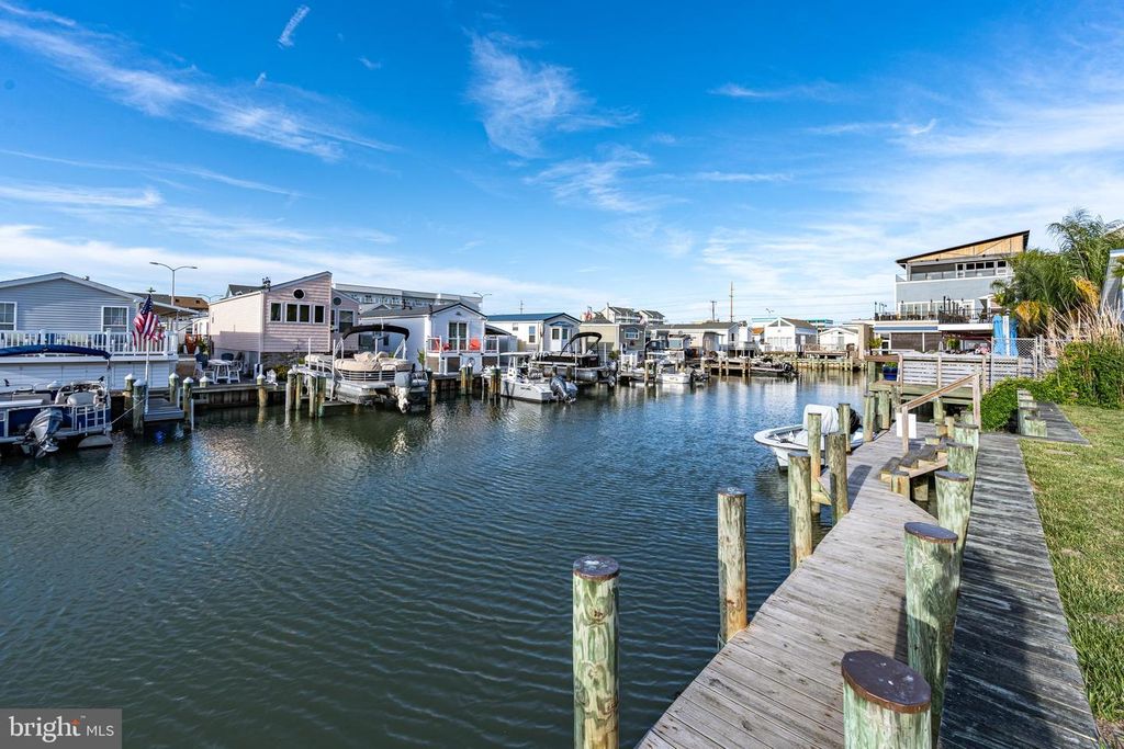 Image 36 of property listing at 2301 PHILADELPHIA AVE #406, Ocean City, MD 21842