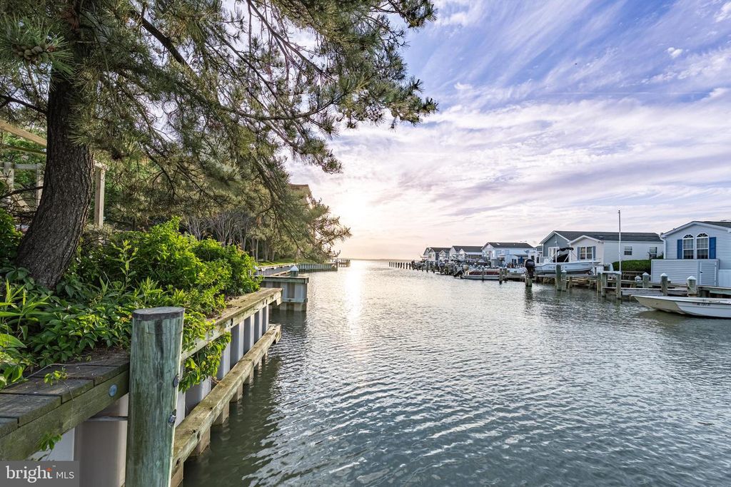 Image 37 of property listing at 2301 PHILADELPHIA AVE #406, Ocean City, MD 21842