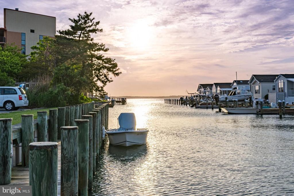 Image 38 of property listing at 2301 PHILADELPHIA AVE #406, Ocean City, MD 21842