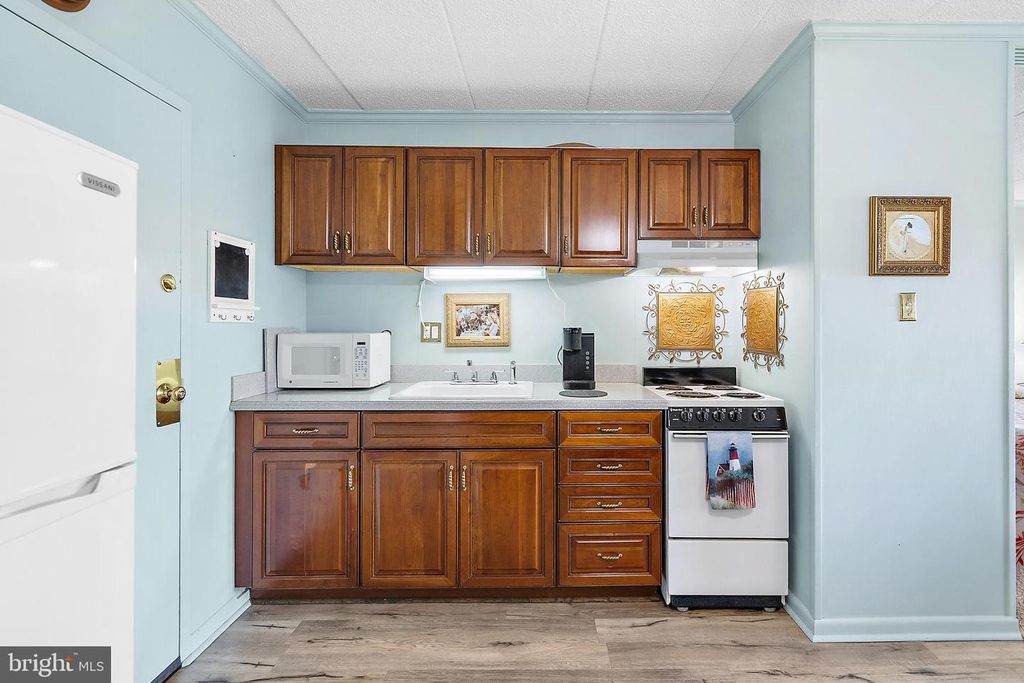 Image 6 of property listing at 2301 PHILADELPHIA AVE #406, Ocean City, MD 21842