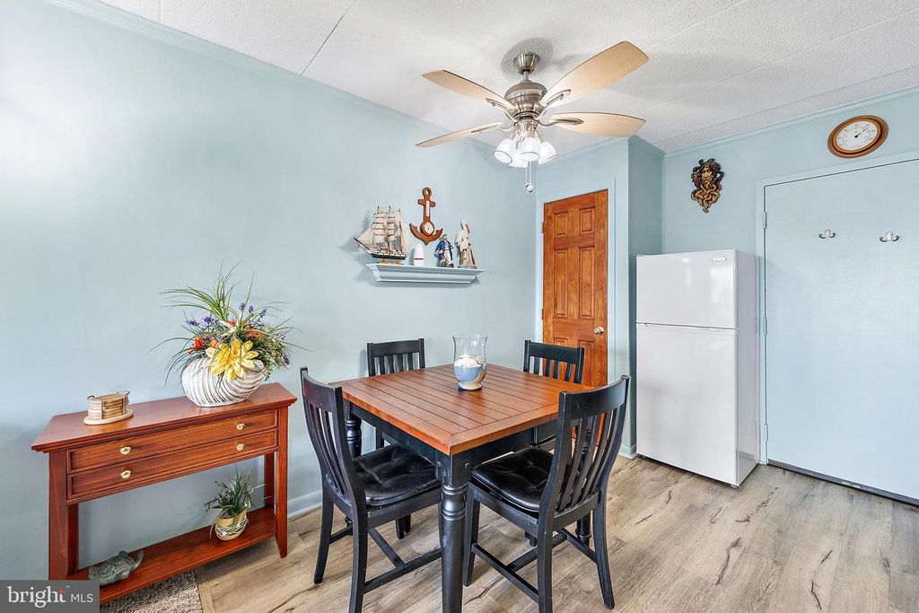 Image 8 of property listing at 2301 PHILADELPHIA AVE #406, Ocean City, MD 21842