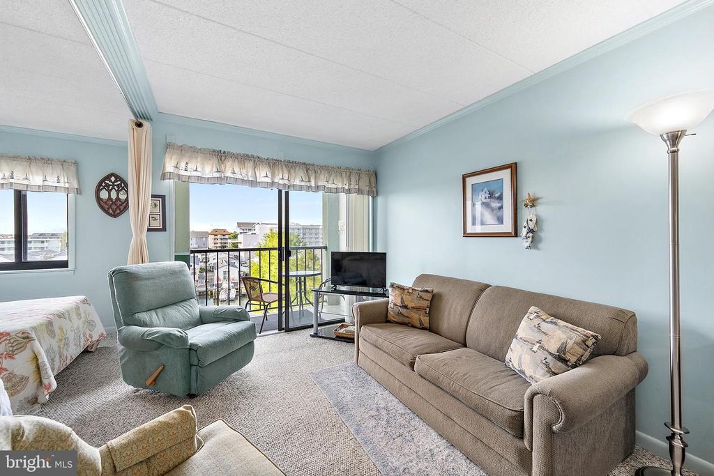 Image 9 of property listing at 2301 PHILADELPHIA AVE #406, Ocean City, MD 21842