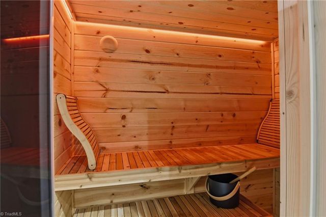 761 Ashview Drive, Winston-salem, NC 27103