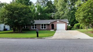 802 Circleview Dr, Dothan, AL 36301