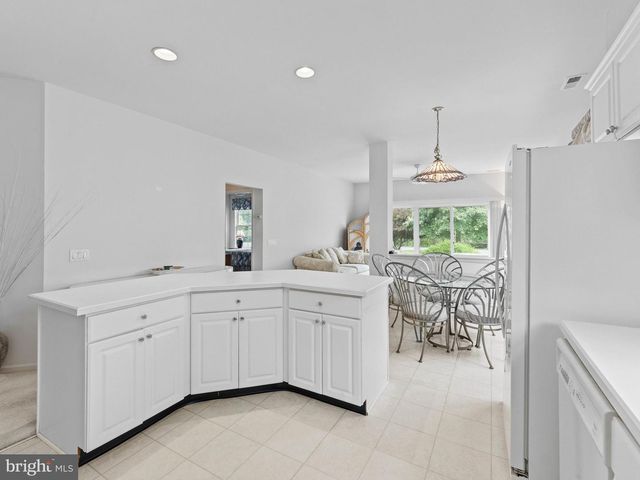 24 VIOLET CT, Marlton, NJ 08053
