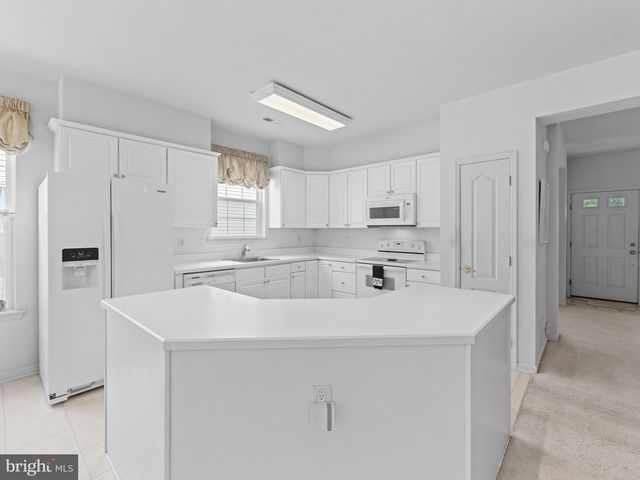 24 VIOLET CT, Marlton, NJ 08053