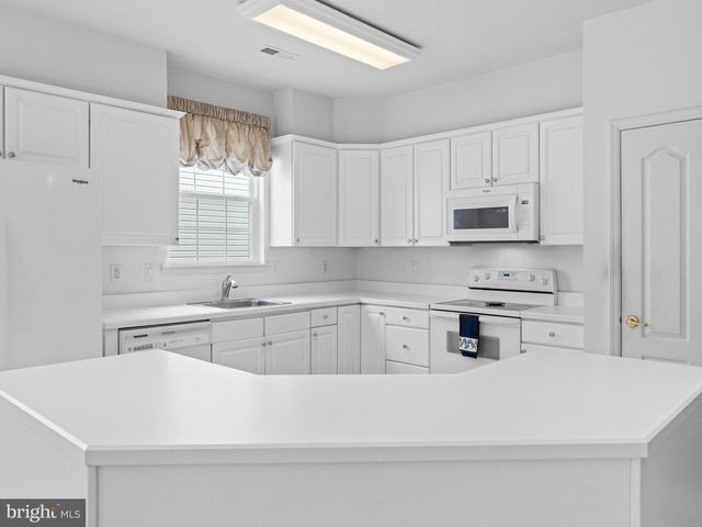 24 VIOLET CT, Marlton, NJ 08053