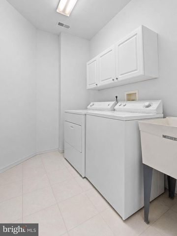 24 VIOLET CT, Marlton, NJ 08053