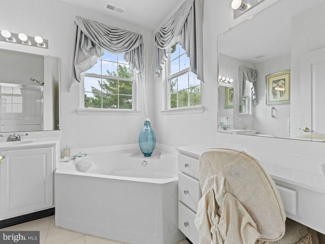 24 VIOLET CT, Marlton, NJ 08053