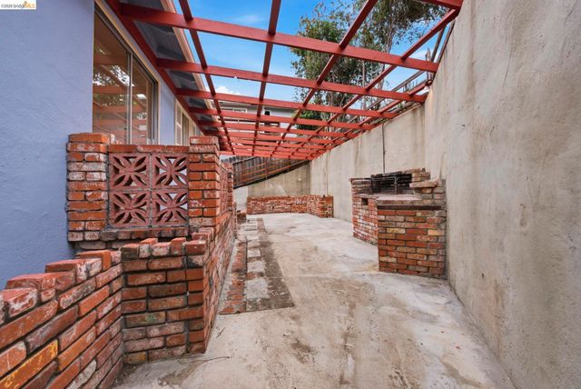 2135 173rd Avenue, Castro Valley, CA 94546