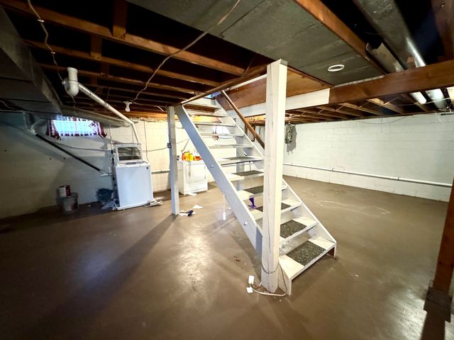 515 S PARK Street, Sheffield, IL 61361