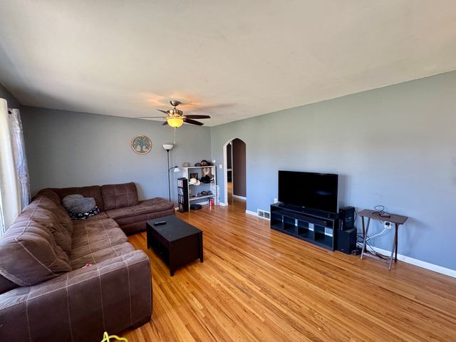 515 S PARK Street, Sheffield, IL 61361