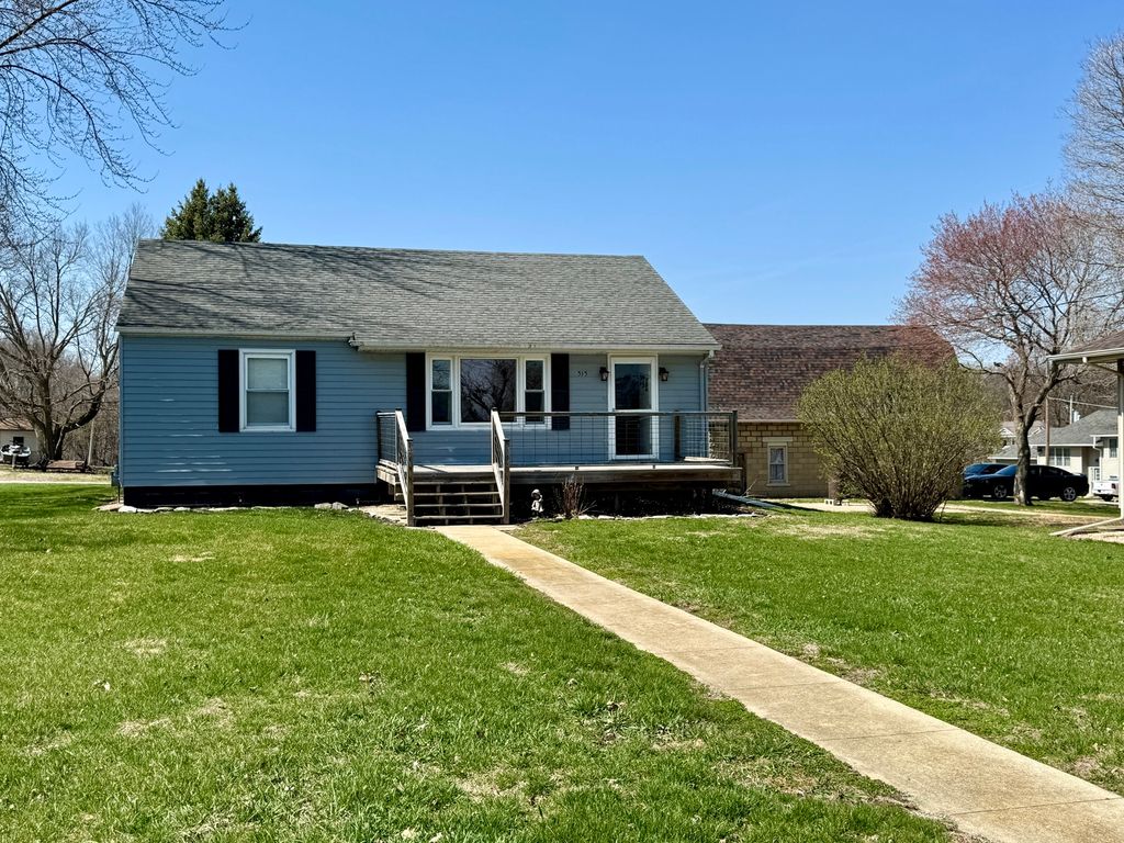 515 S PARK Street, Sheffield, IL 61361
