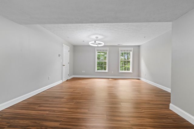36 Georgetown Drive, Nashua, NH 03062