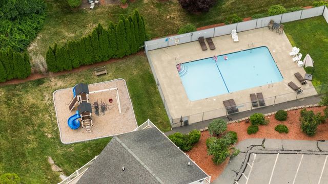 36 Georgetown Drive, Nashua, NH 03062