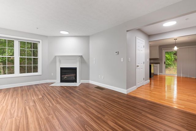 36 Georgetown Drive, Nashua, NH 03062