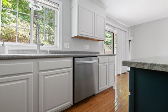 36 Georgetown Drive, Nashua, NH 03062