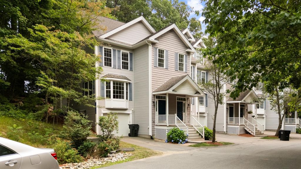 36 Georgetown Drive, Nashua, NH 03062