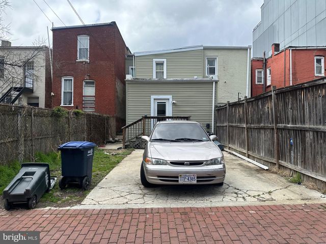 2225 12TH ST NW, Washington, DC 20009