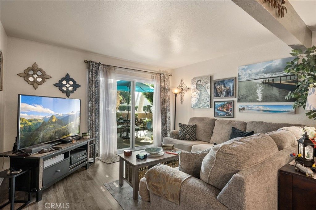 Image 6 of property listing at 1480 W Edgehill Road 3, San Bernardino, CA 92405