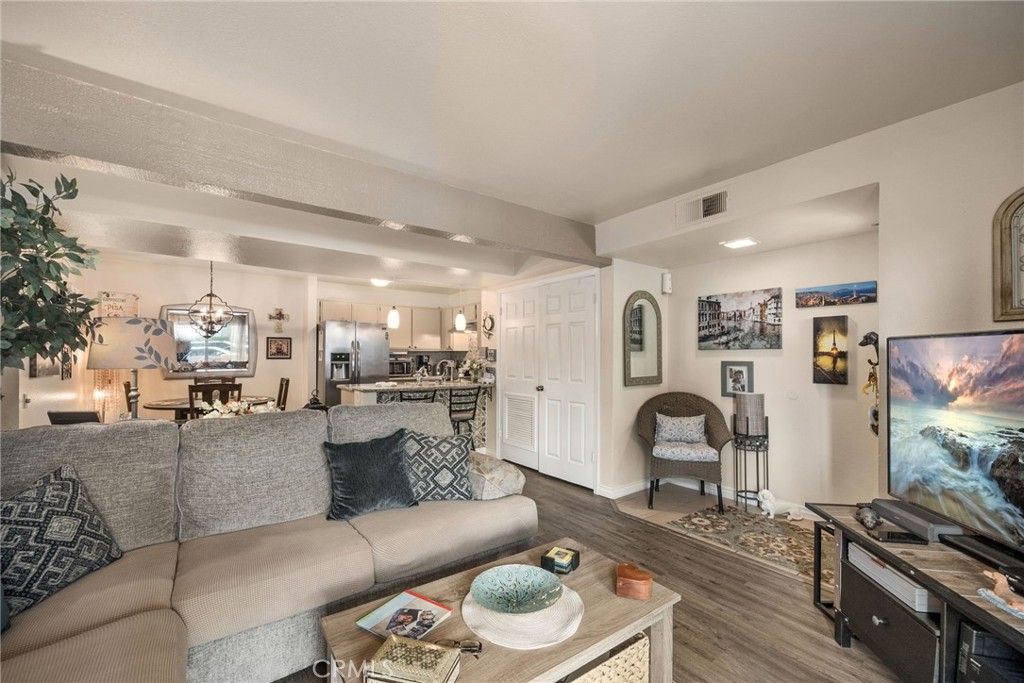 Image 7 of property listing at 1480 W Edgehill Road 3, San Bernardino, CA 92405