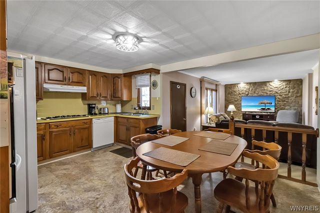 64 Campus Drive, West Seneca, NY 14224
