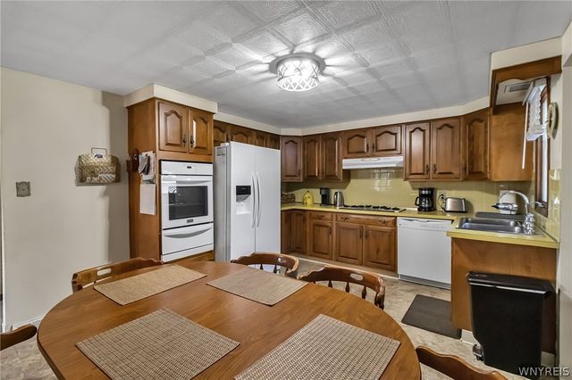 64 Campus Drive, West Seneca, NY 14224