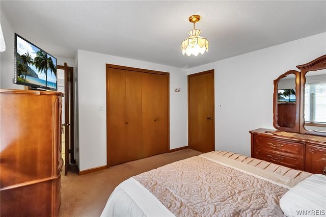 64 Campus Drive, West Seneca, NY 14224