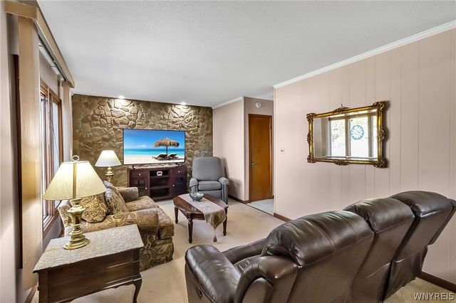 64 Campus Drive, West Seneca, NY 14224