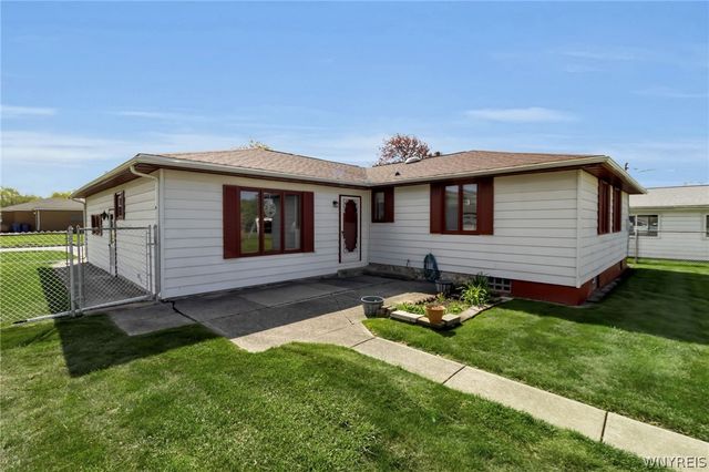 64 Campus Drive, West Seneca, NY 14224