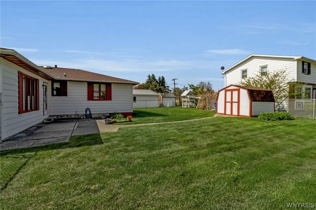 64 Campus Drive, West Seneca, NY 14224