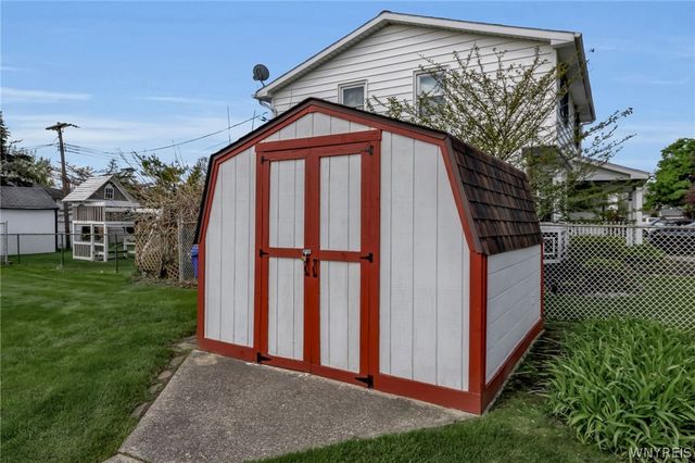64 Campus Drive, West Seneca, NY 14224
