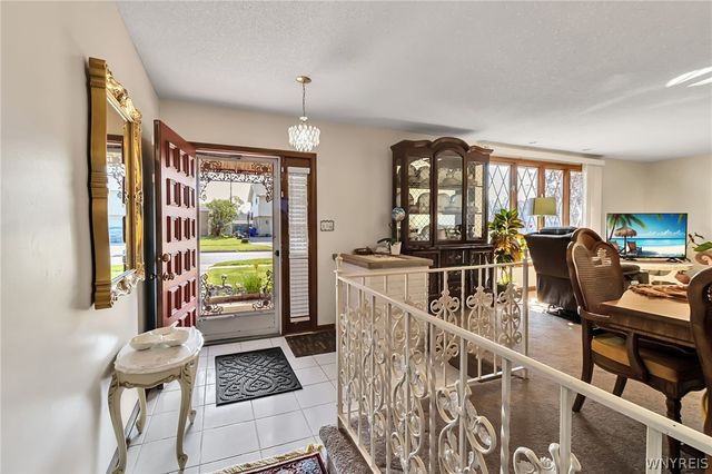 64 Campus Drive, West Seneca, NY 14224