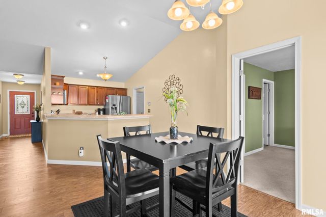 1621 MAGNOLIA Drive, Chatham, IL 62629