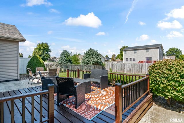 1621 MAGNOLIA Drive, Chatham, IL 62629