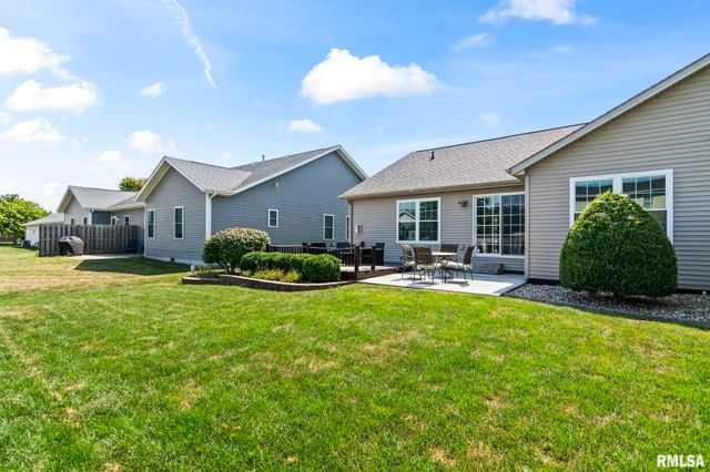 1621 MAGNOLIA Drive, Chatham, IL 62629