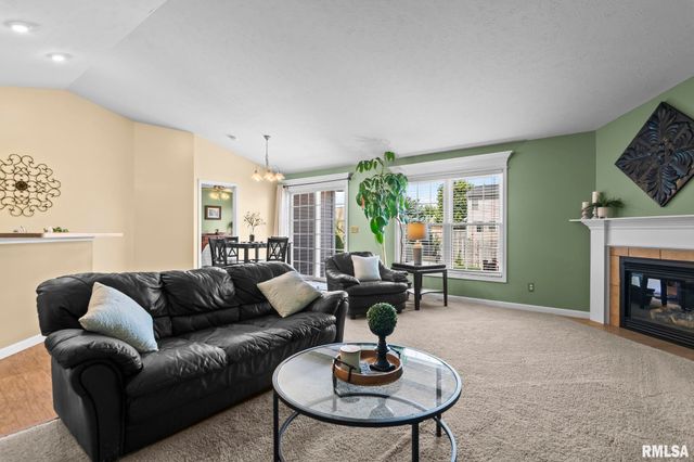 1621 MAGNOLIA Drive, Chatham, IL 62629