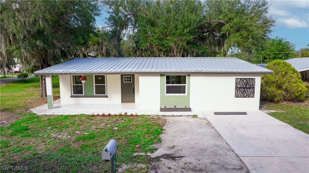 203 Carol WAY, Fort Myers, FL 33905