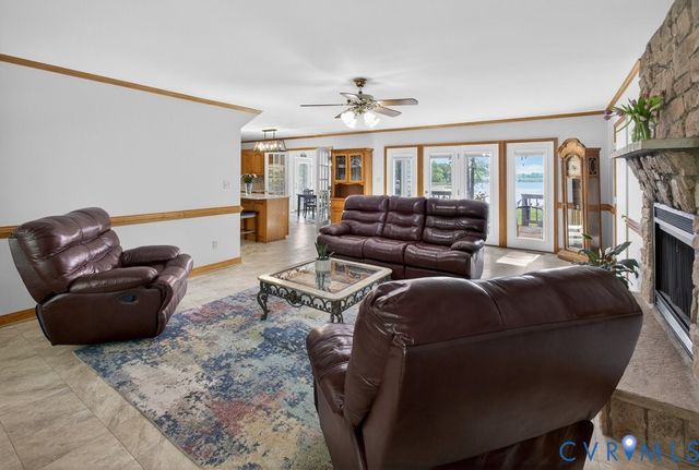 173 Covenant Way, Bumpass, VA 23024