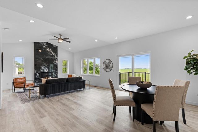 1270 Stonehaven Drive, Sun Prairie, WI 53590