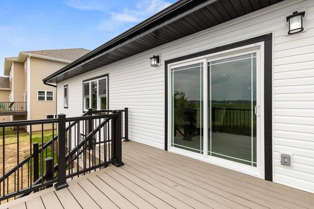 1270 Stonehaven Drive, Sun Prairie, WI 53590