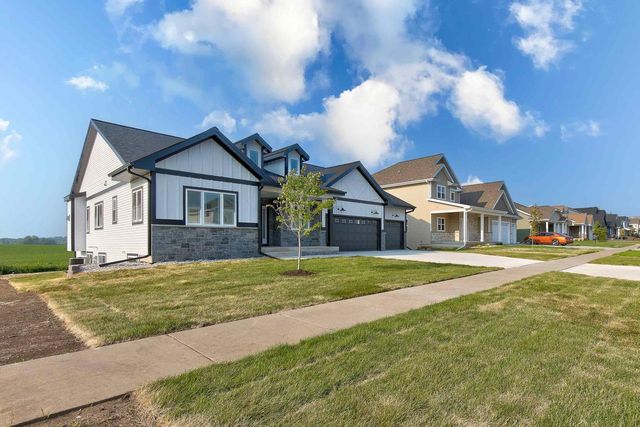 1270 Stonehaven Drive, Sun Prairie, WI 53590